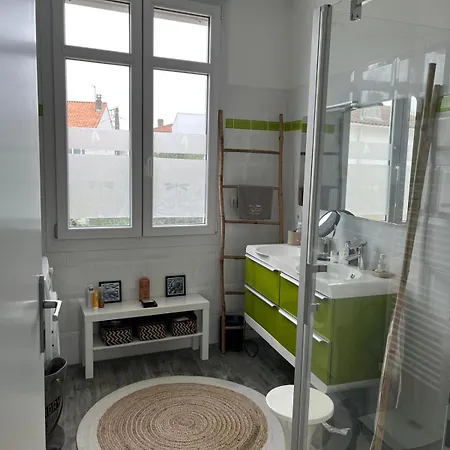 Tres Bel Avec Grande Terrasse Apartment Royan